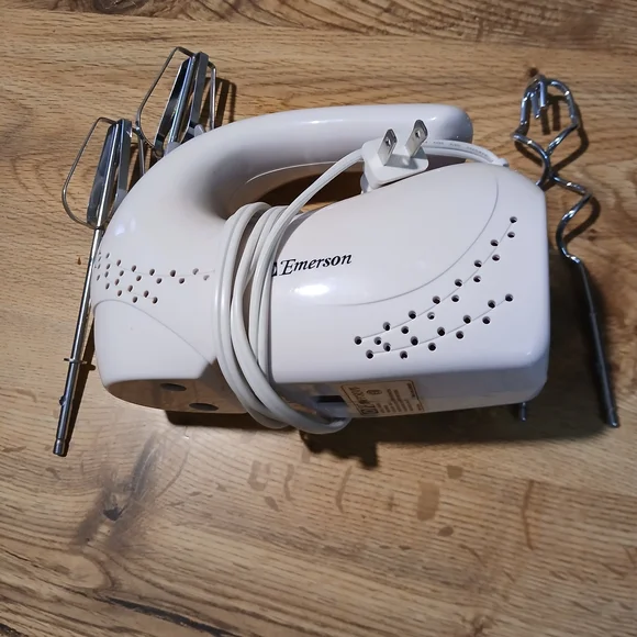 Emerson White Hand Mixer - Picture 5 of 5